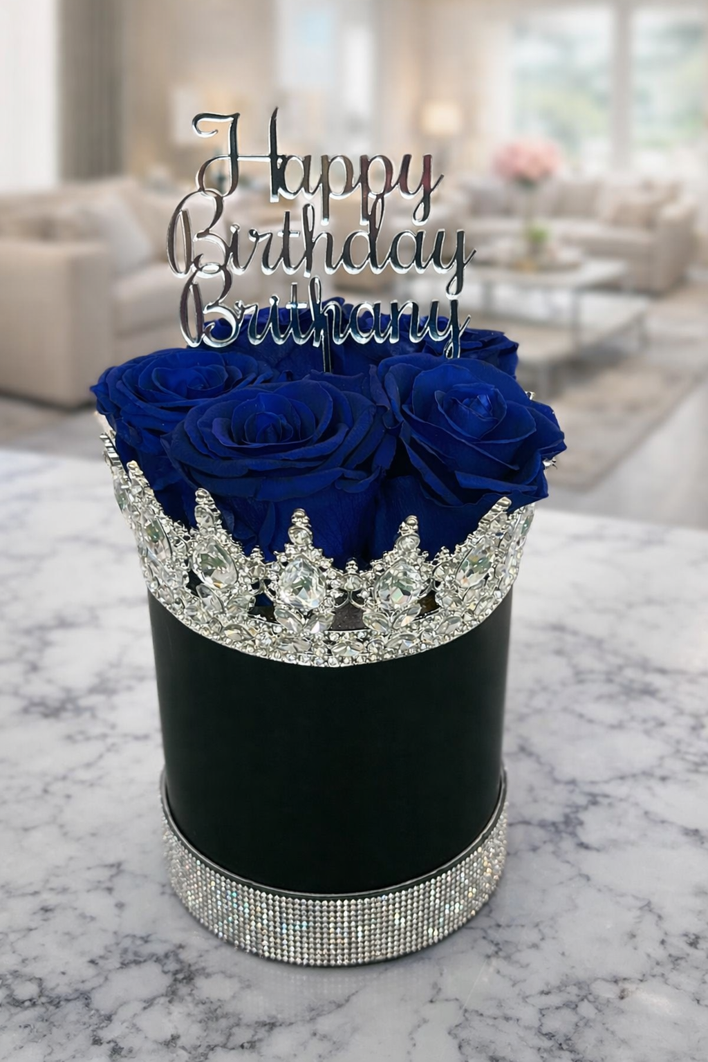 Queen Basic Personalizado con Topper en acrilico